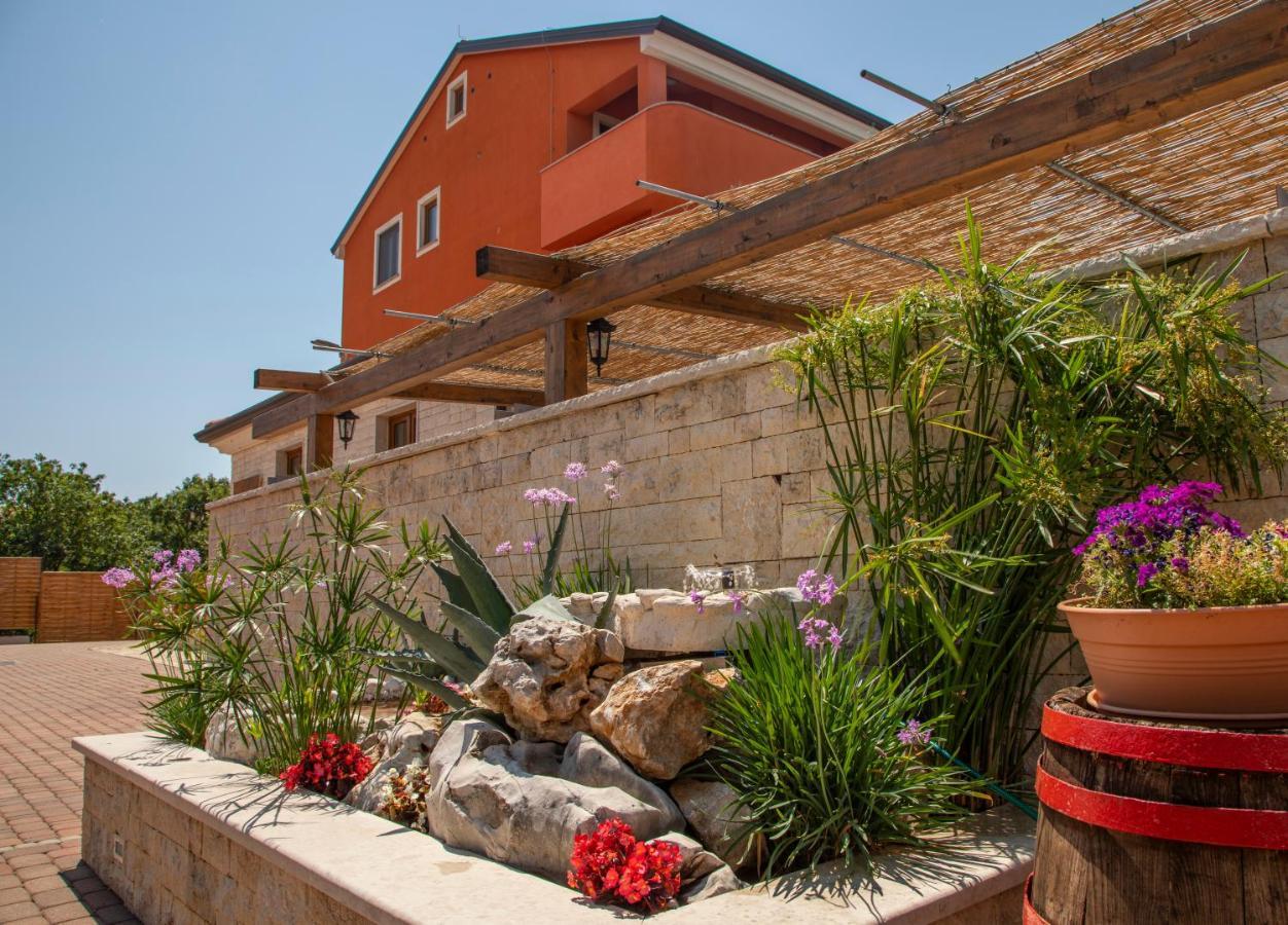 Hotel Natura Vilanija Extérieur photo