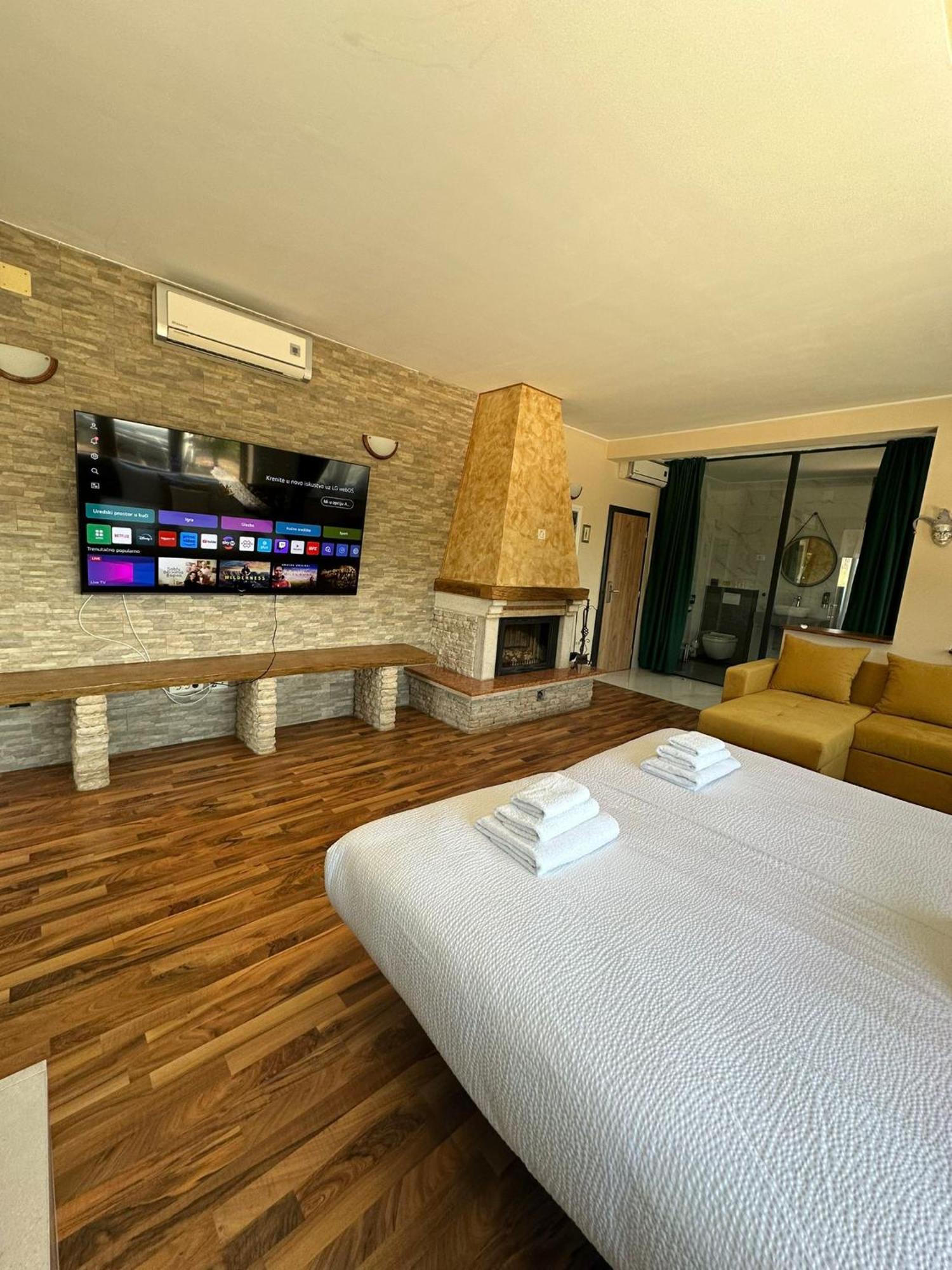 Hotel Natura Vilanija Extérieur photo