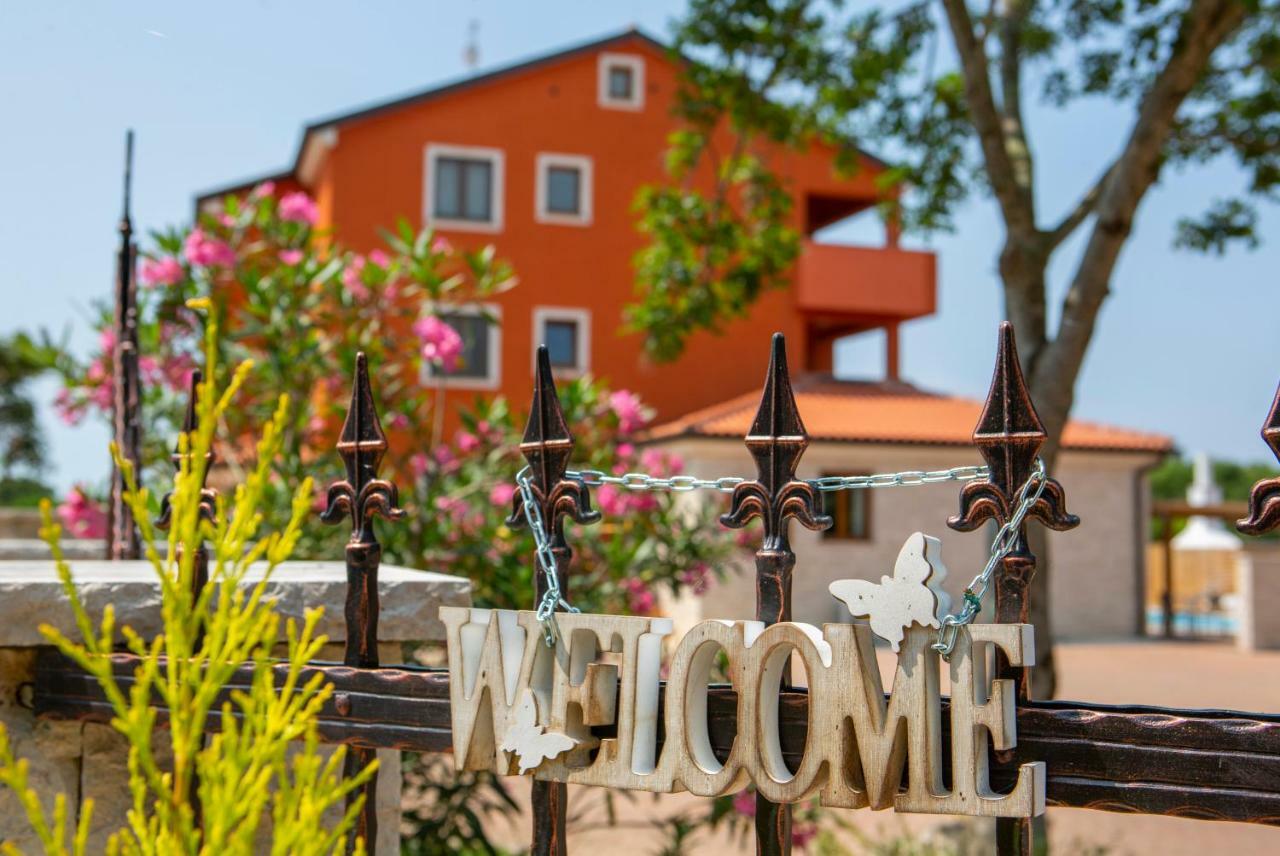 Hotel Natura Vilanija Extérieur photo